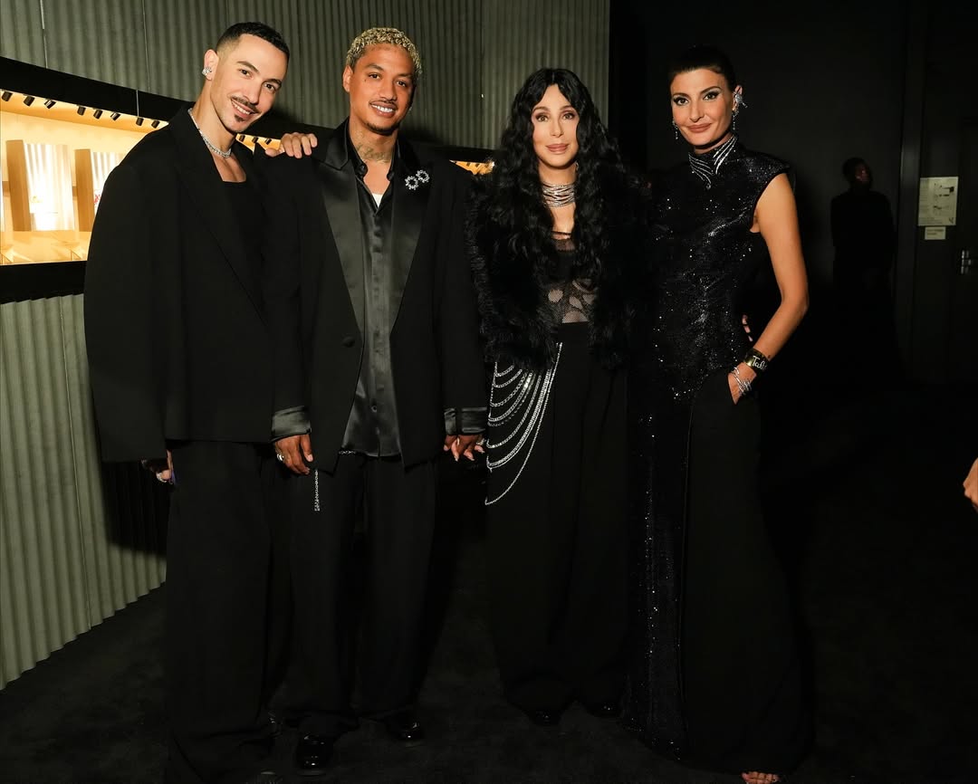 Шер та Александер Едвардс виходять разом у світ