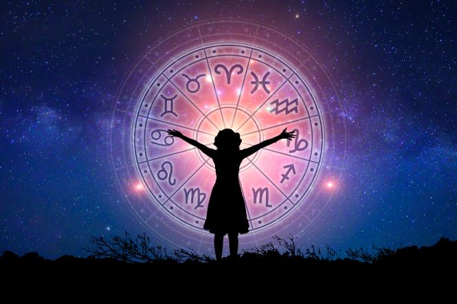 Астрологи назвали знаки Зодіаку, які отримають подарунок від Всесвіту до завершення листопада 2025