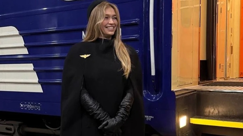 43-річна Віра Брежнєва зачарувала стильними образами та красивими локаціями в Україні