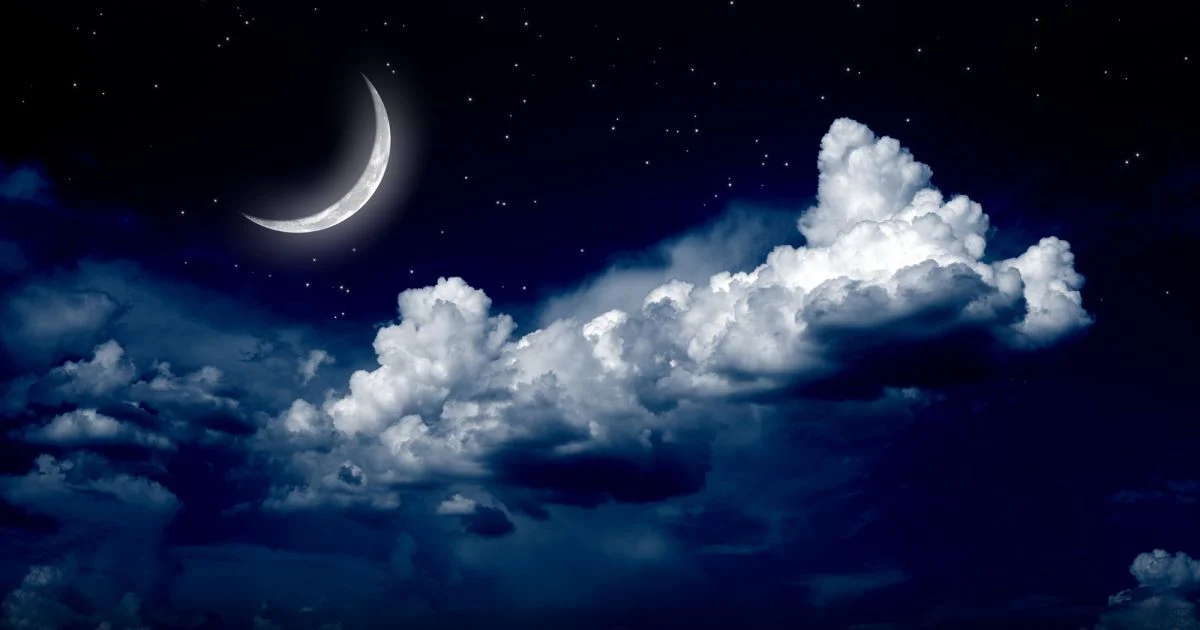 Молодик у січні 2026: коли спостерігати в Україні, народні прикмети та магічні ритуали