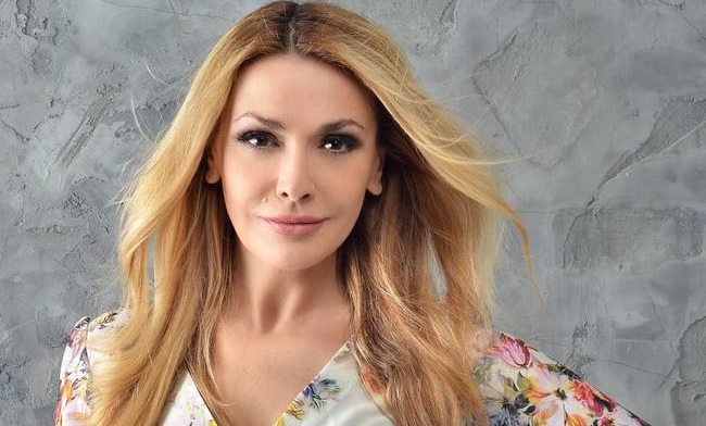 Ольга Сумська поділилася архівним фото 1998 року: підписники відзначають її природну красу