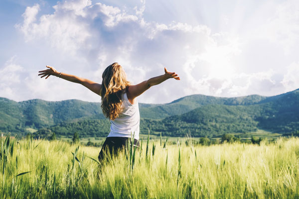 Чому не варто ділитися своєю радістю: головні причини, про які мало хто замислюється