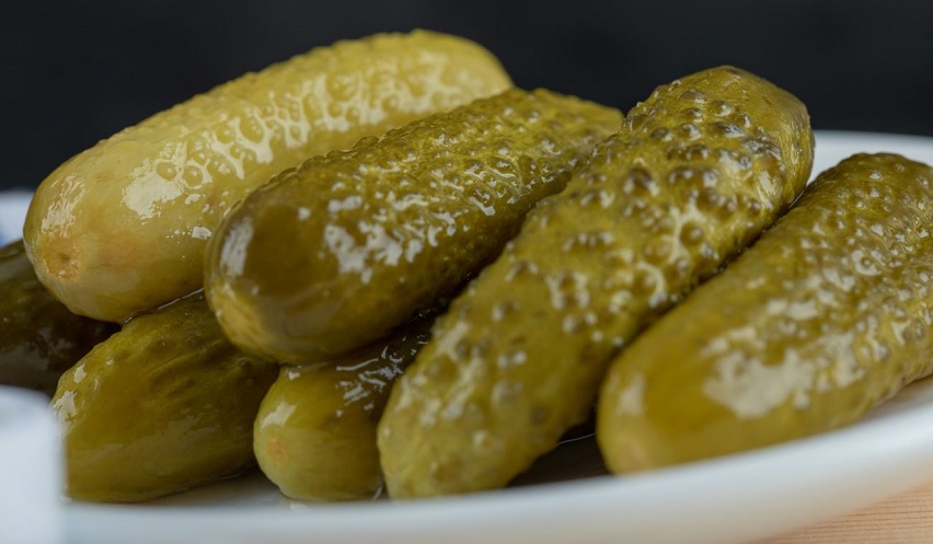 Чи насправді солоні огірки допомагають схуднути