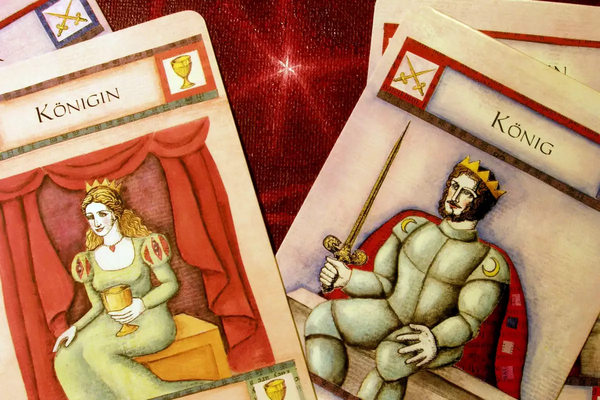 Коли любов дає знак: любовна біла смуга за Таро з 27 по 31 січня 2026 — дати, символи й доленосні підказки